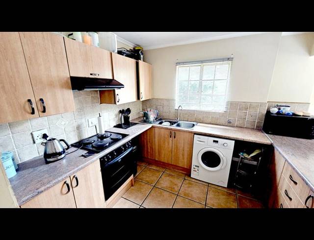 2 BEDROOM APARTMENT FOR SALE IN CASTLEVIEW